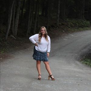 SUPER CUTE TEAL VELVET SKIRT